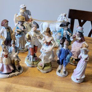 Lot of porcelain figures